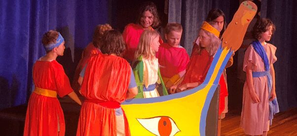 Kindlehill students perform Jason and the Argonauts, symbolising shared purpose and courage through artistic expression and community storytelling.