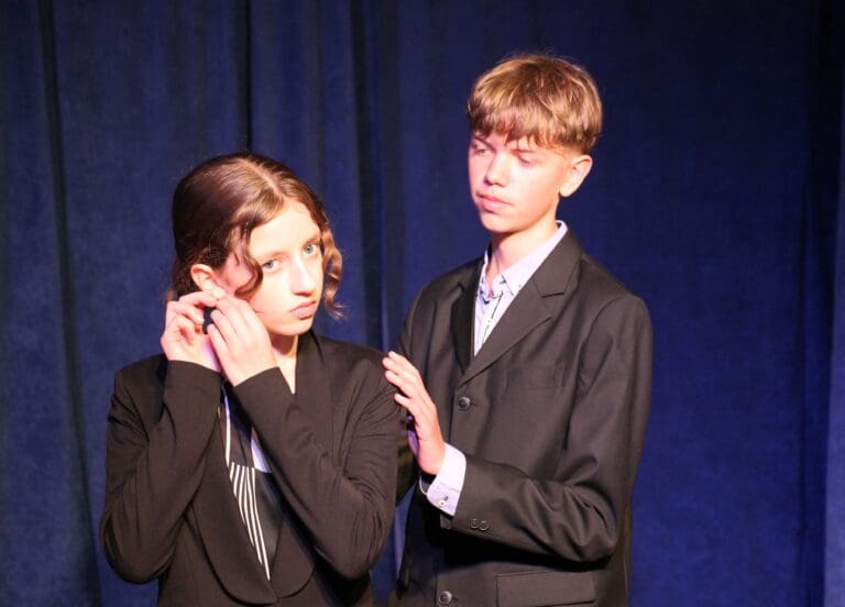 Students awaken imagination and artistic expression through heartfelt dramatic storytelling during a theatrical performance at Kindlehill.