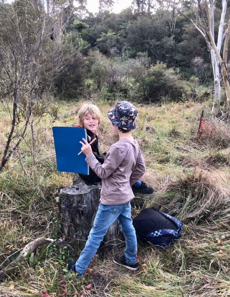Kindlehill students connect with Country through shared artistic discovery in the wild Blue Mountains bushland.